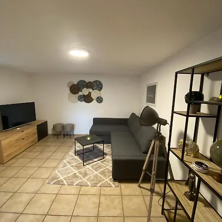 شقة Apartment Mit Netflix, Amazon Prime & Wifi *